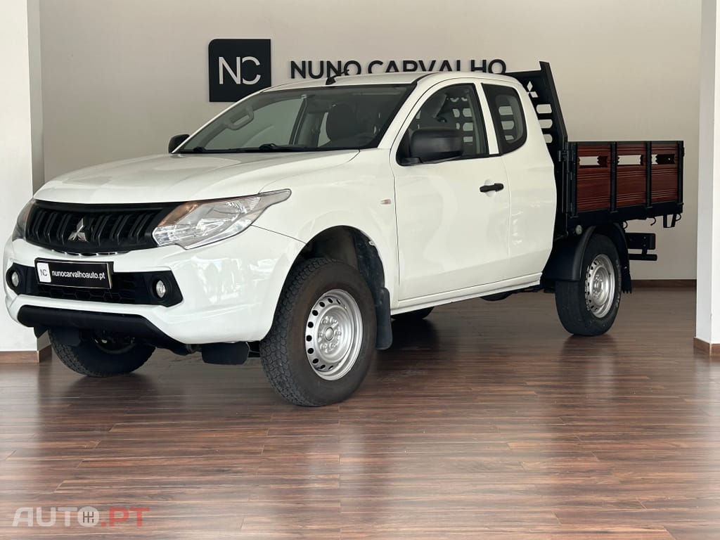 Mitsubishi L200 2.4 DI-D Club Invite 4WD