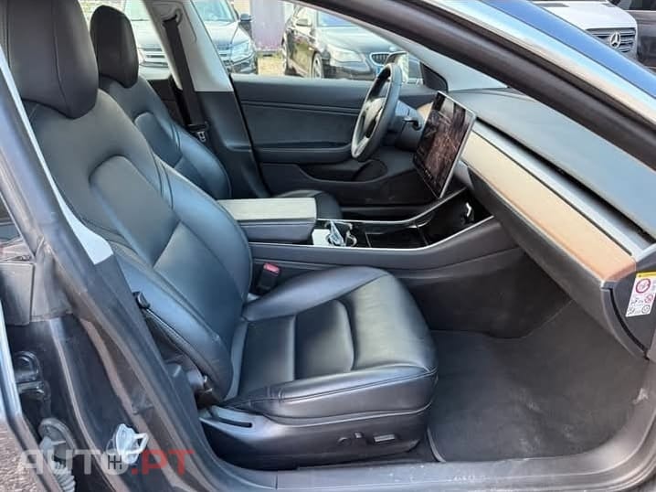 Tesla Model 3 Long Range AWD Dual Motor