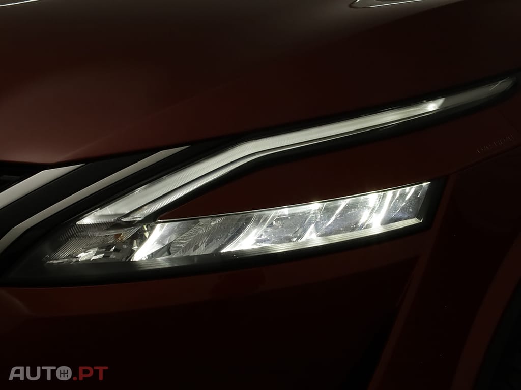 Nissan Qashqai Qashqai 1.3 DIG-T N-Connecta LED Xtronic