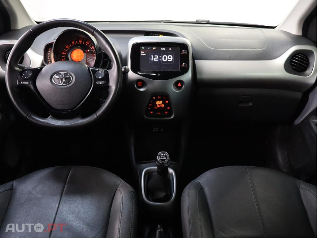 Toyota Aygo 1.0 VVT-i x-play x-touch