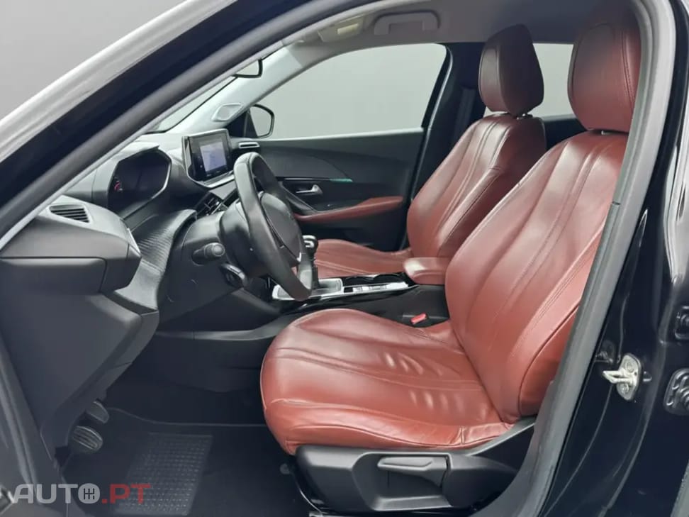 Peugeot 2008 1.2 PureTech Allure Pack