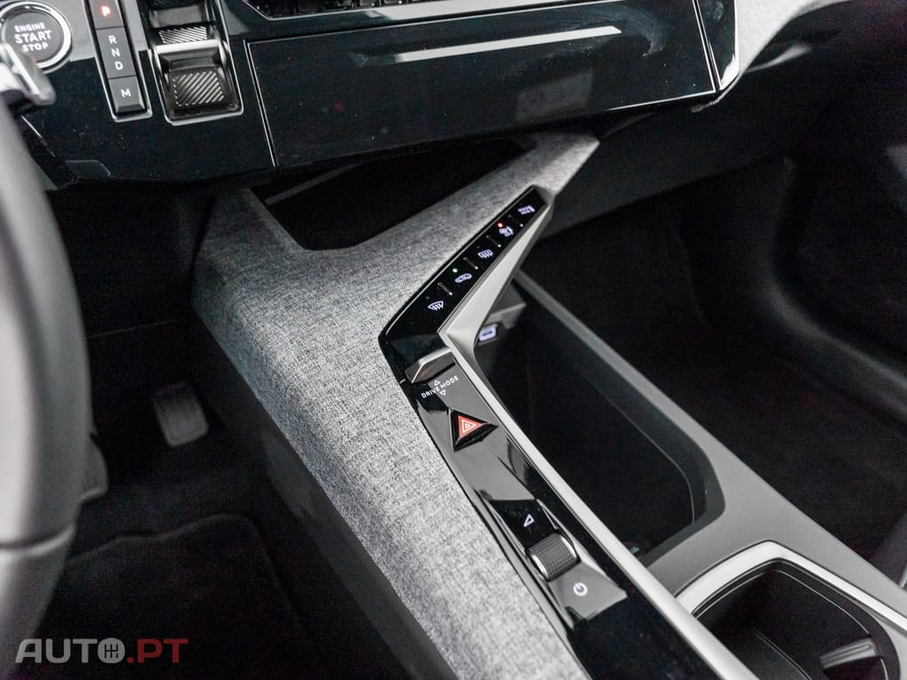 Peugeot 3008 1.2 Hybrid Allure e-DCS6