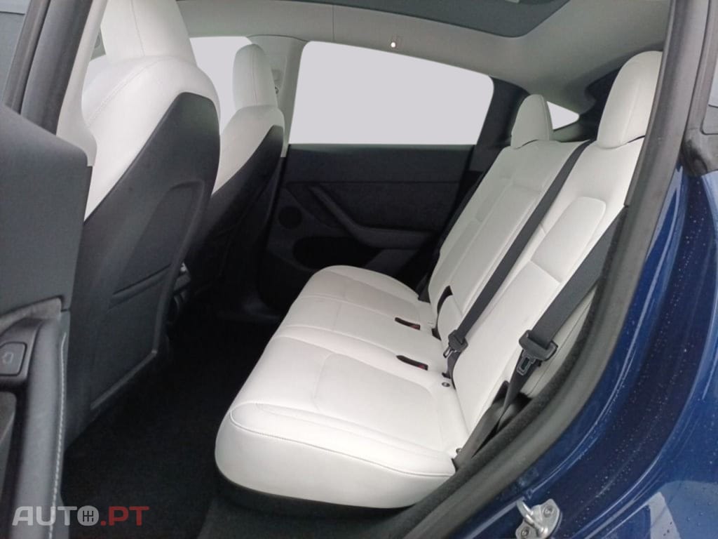 Tesla Model Y Long-Range Dual Motor AWD