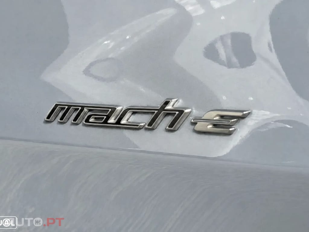Ford Mustang Mach-E 75.7 kWh Base