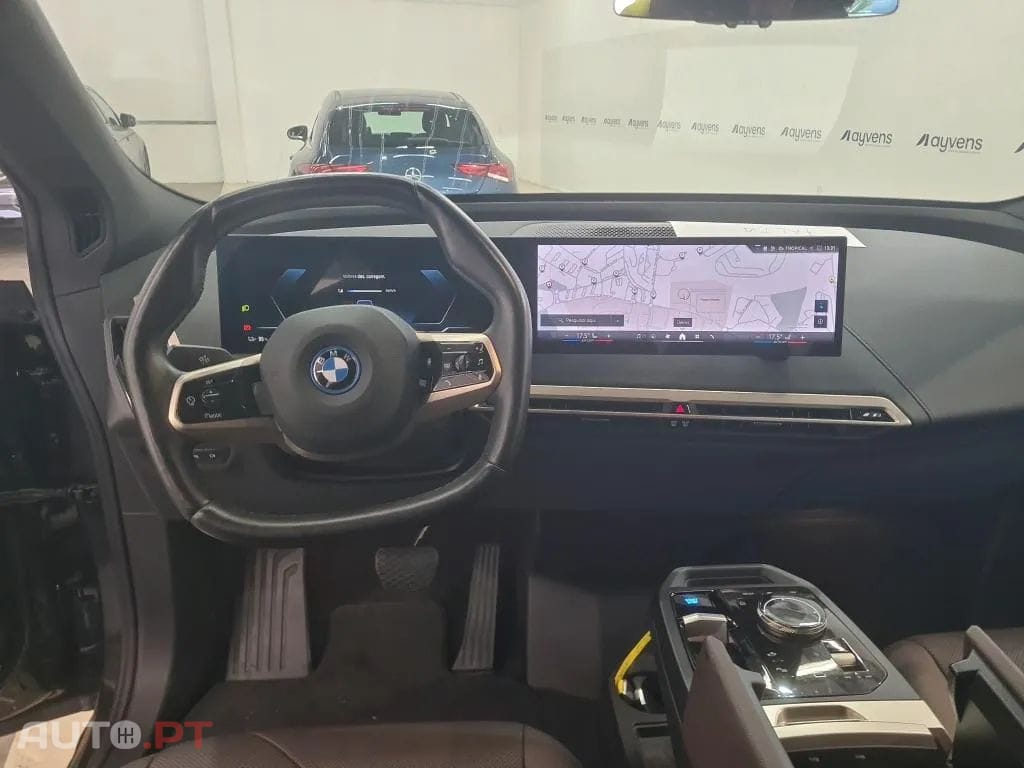 BMW iX xDrive 40