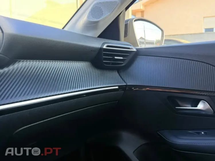 Peugeot 208 Peugeot 208 1.2 Hybrid Allure e-DCS6