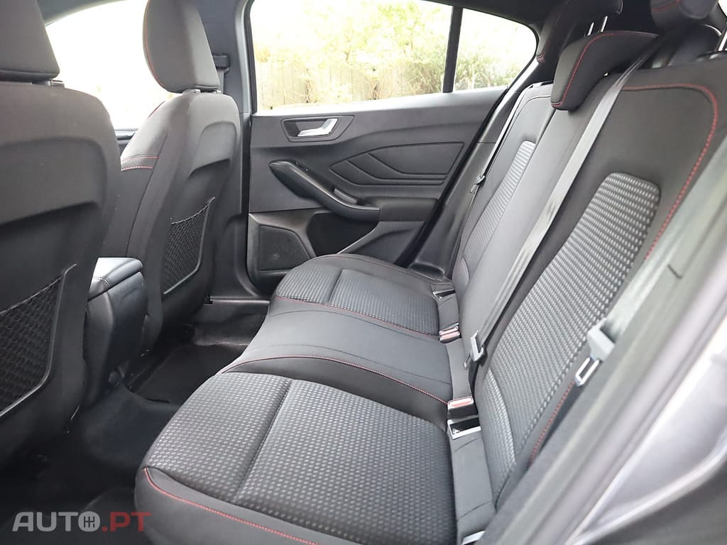 Ford Focus 1.0 EcoBoost MHEV ST-Line