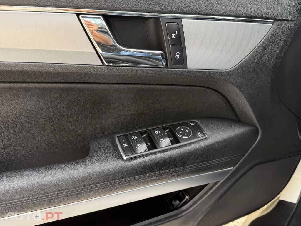 Mercedes-Benz E 250 CDI Avantgarde BlueEfficiency