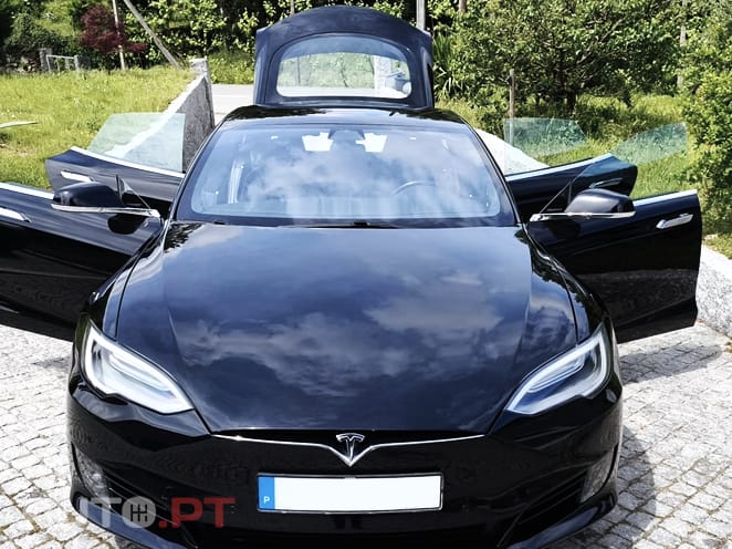 Tesla Model S 75 Extras