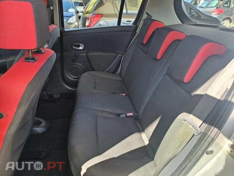 Renault Clio 1.2 16V Rip Curl