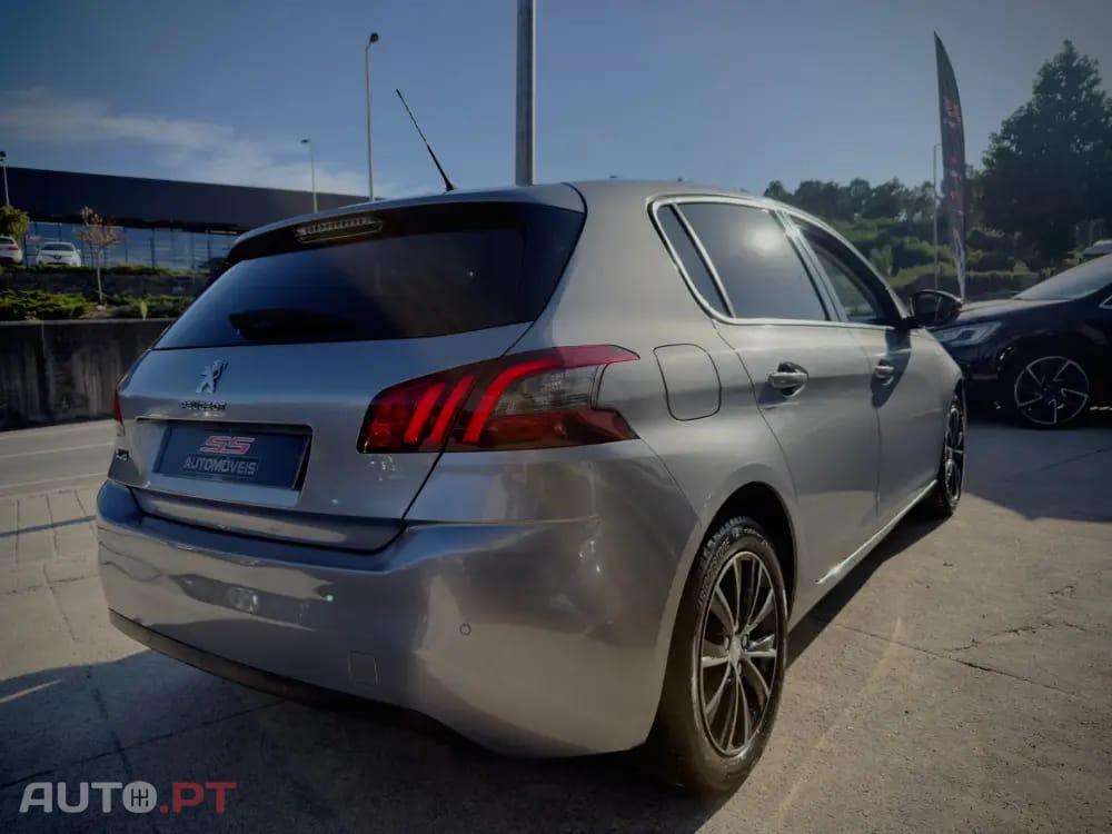 Peugeot 308 1.2 PureTech Allure EAT8