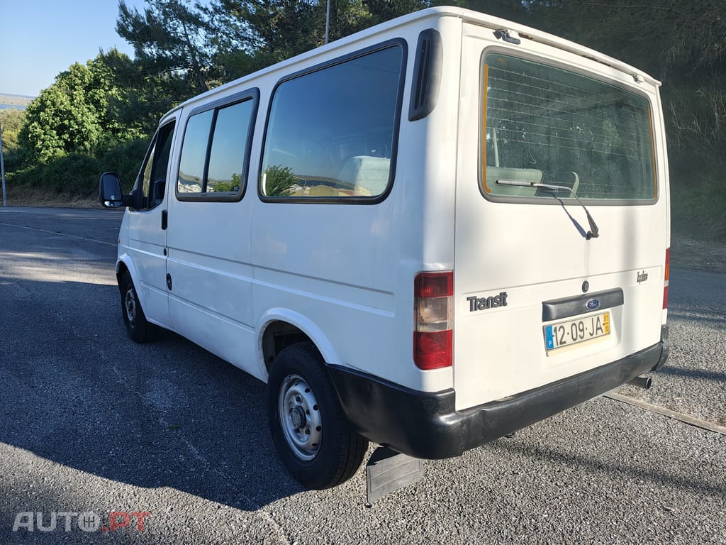Ford Transit 120 VAN TD 85cv (9 Lugares)