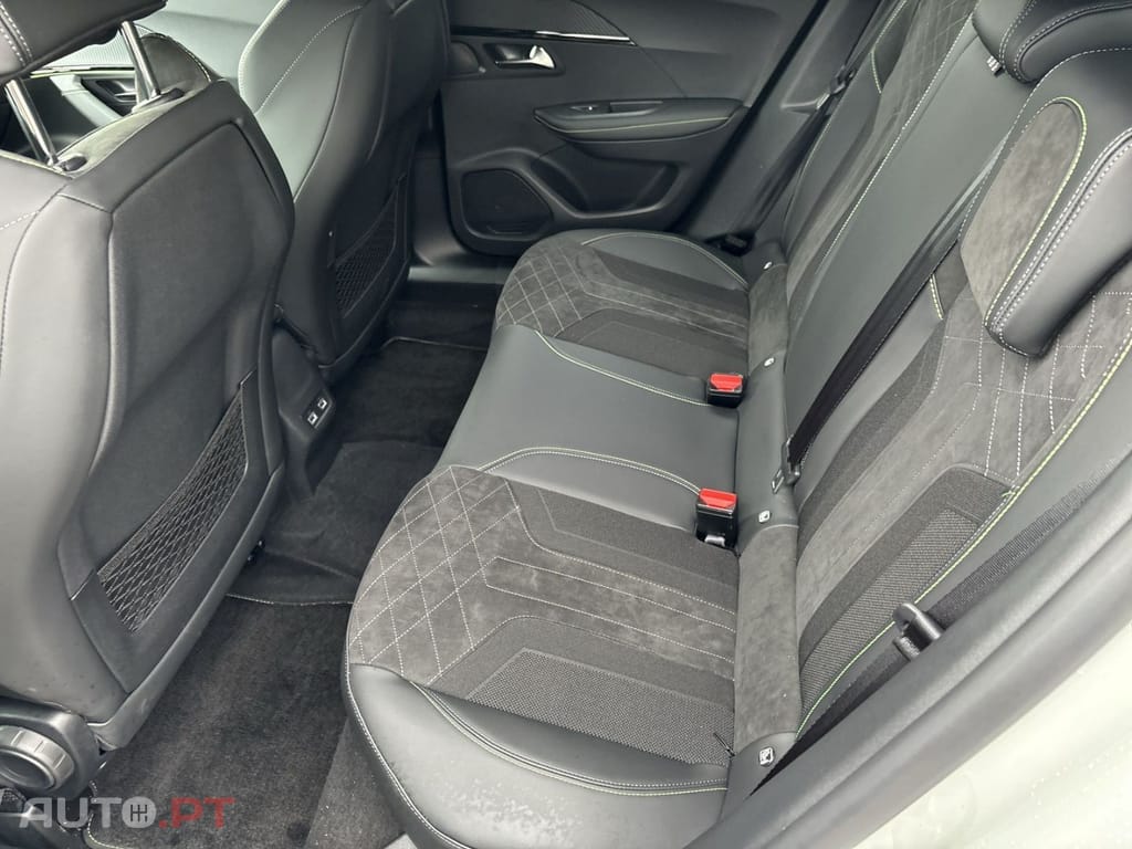 Peugeot E-2008 I.V.A DEDUTÍVEL GT 