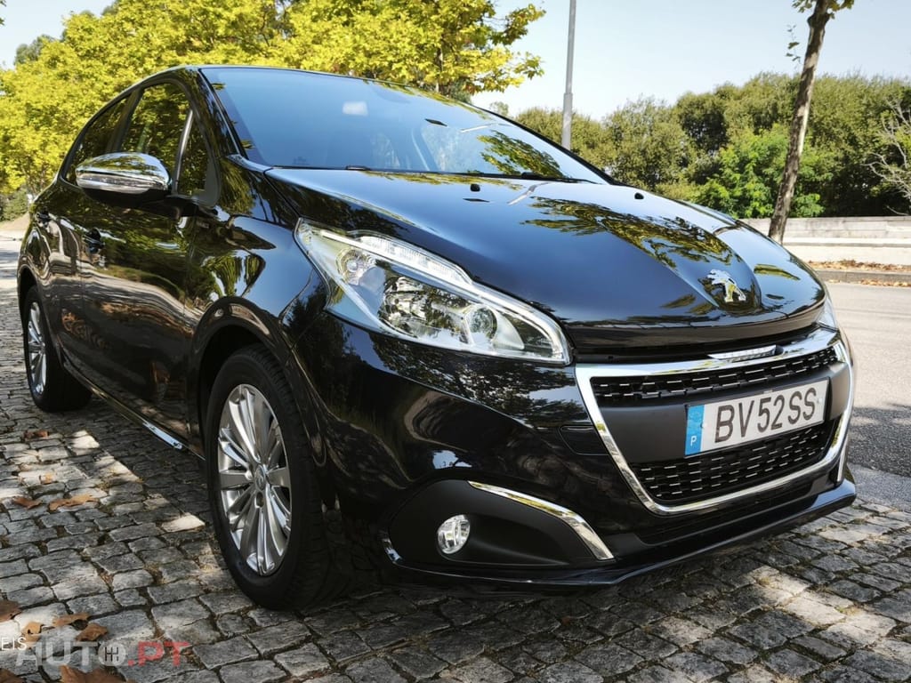 Peugeot 208 PureTech 82 Stop & Start Signature
