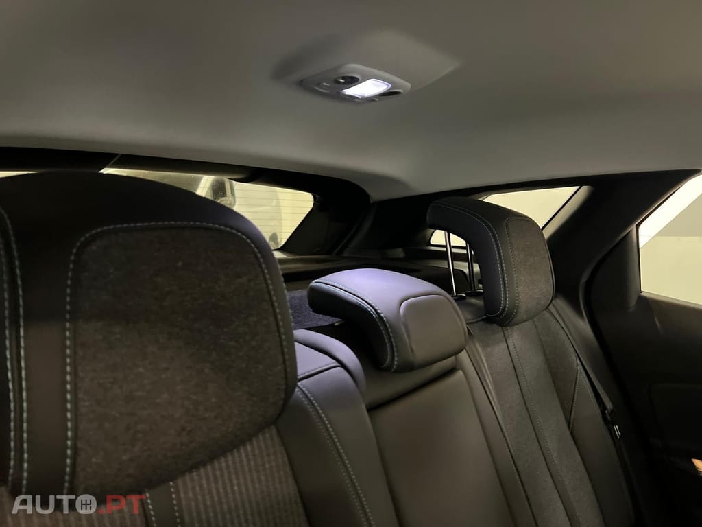 Peugeot 3008 1.6 Hybrid Allure Pack e-EAT8