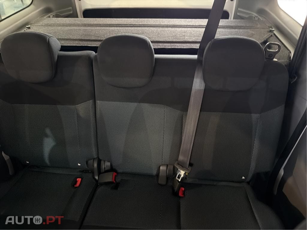 Nissan NV200