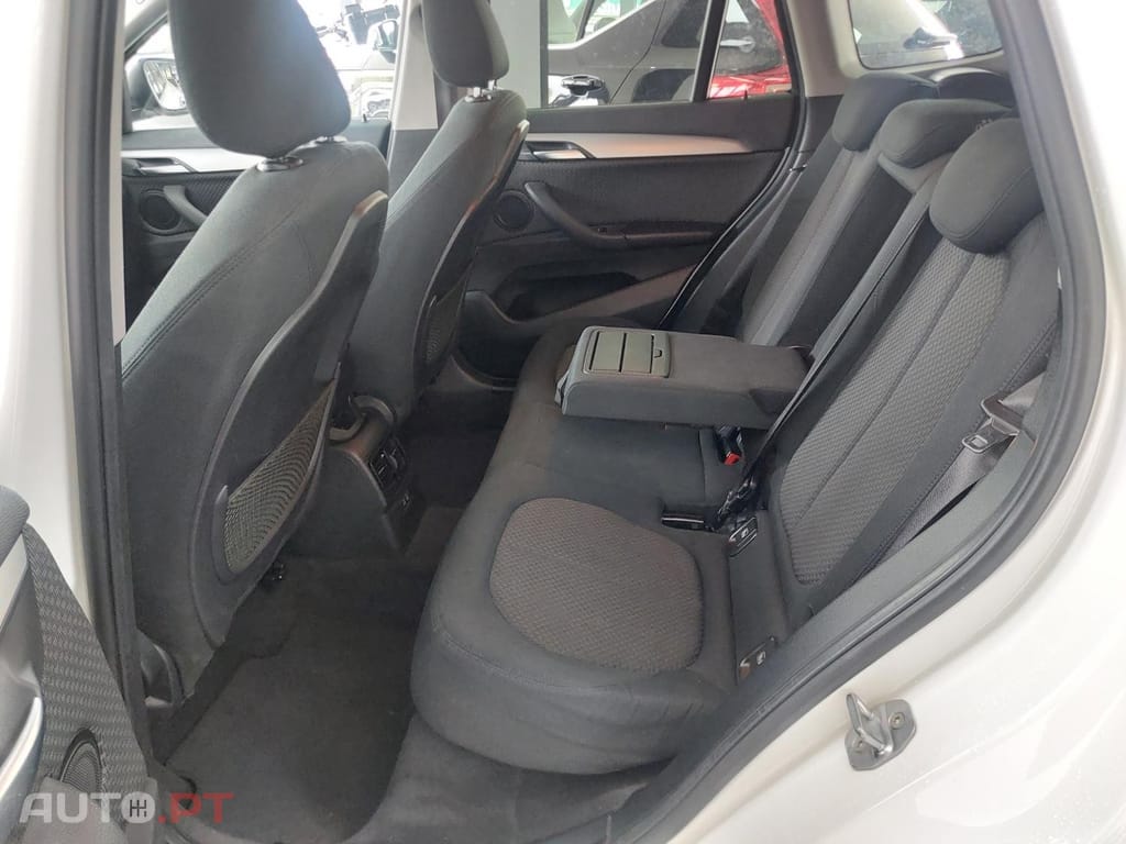 BMW X1 18 i sDrive Advantage