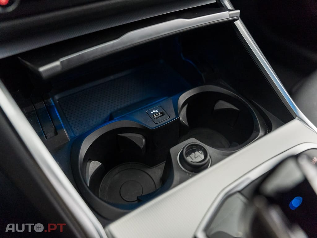 BMW 320 e Line Sport Auto