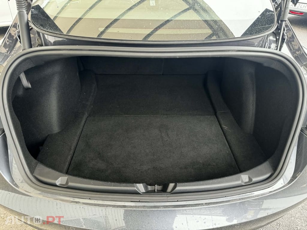 Tesla Model 3 Standard Range Plus RWD