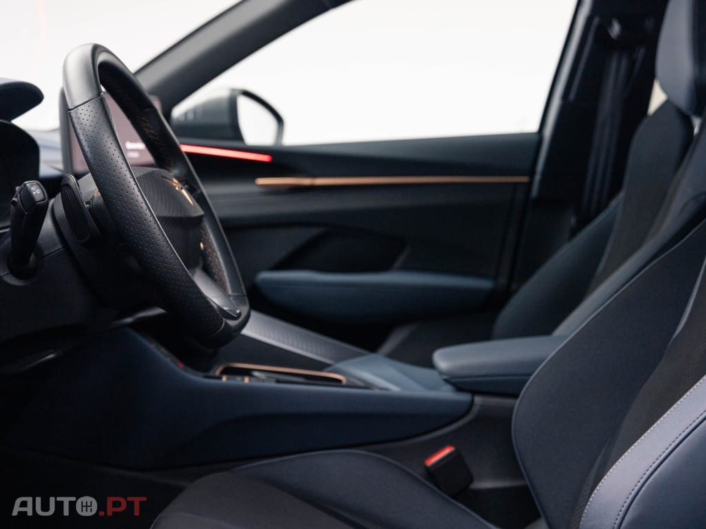 Cupra Terramar 1.5 e-Hybrid Tribe Edition DSG