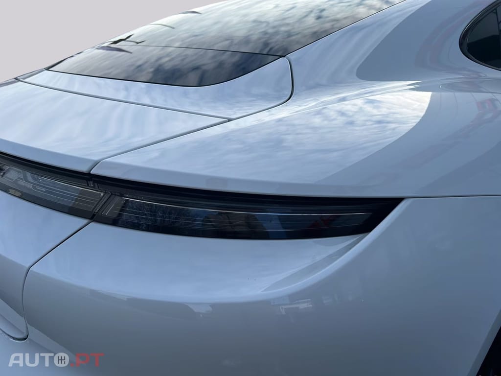 Porsche Taycan GTS I.V.A DEDUTIVEL 