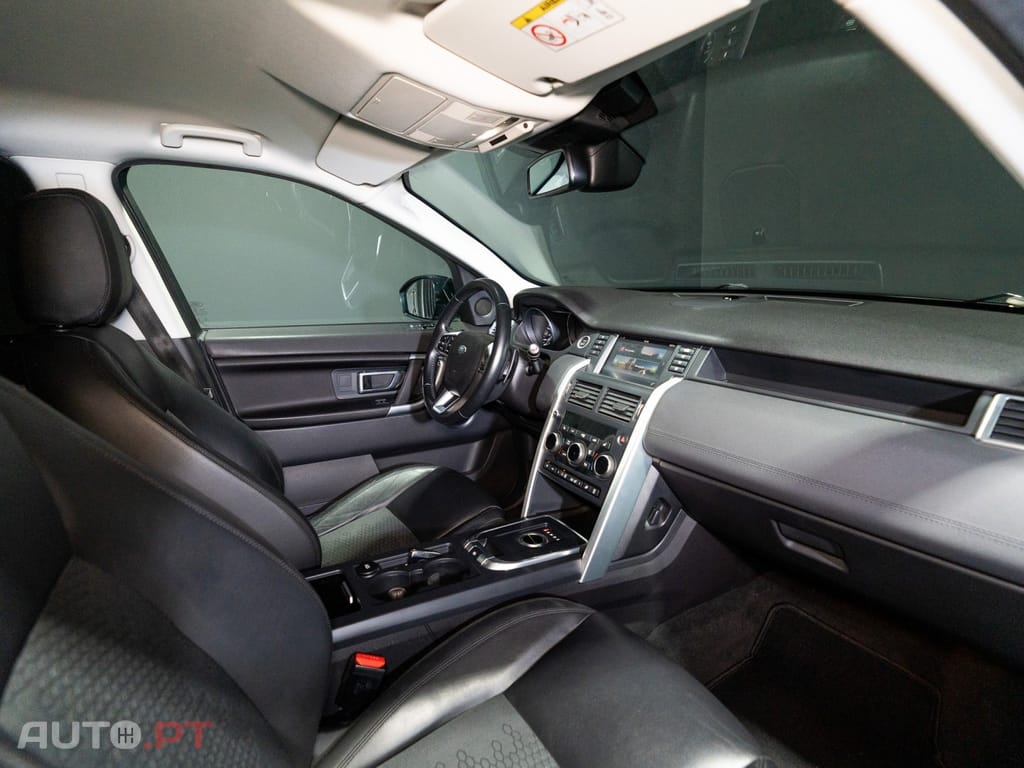 Land Rover Discovery Sport 2.0 D AWD SE