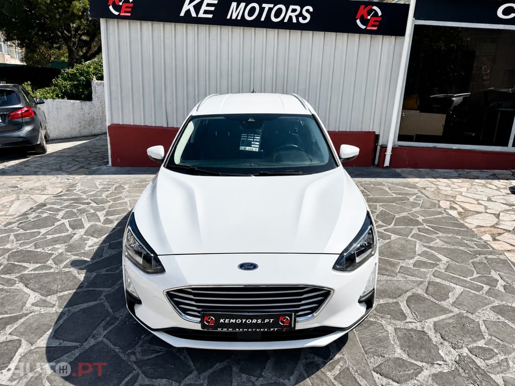 Ford Focus 1.5 TDCi EcoBlue Active — fotografia 4