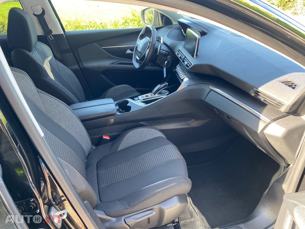 Peugeot 3008 1.5 HDI ALLURE
