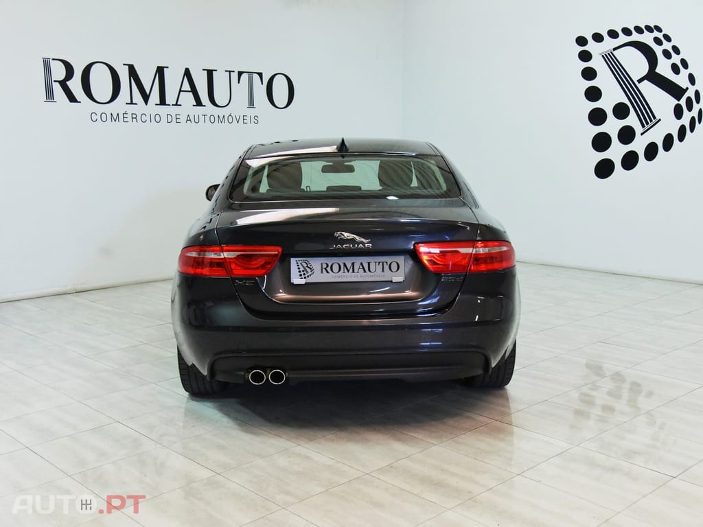 Jaguar XE 2.0 D Portfolio Aut.