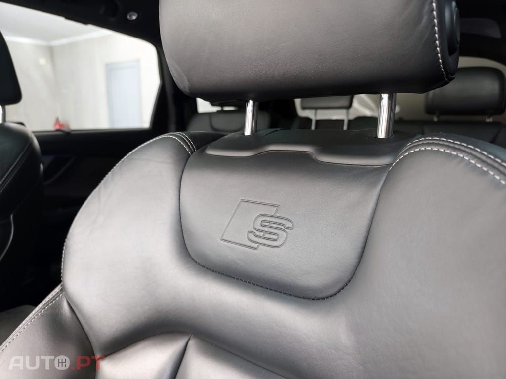 Audi Q7 3.0 TDi quattro S-line Tiptronic 7L