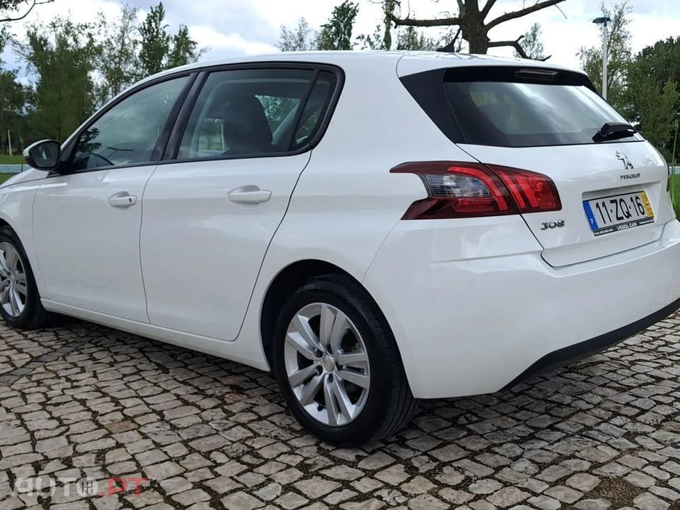 Peugeot 308 1.5 BlueHDi Business Line
