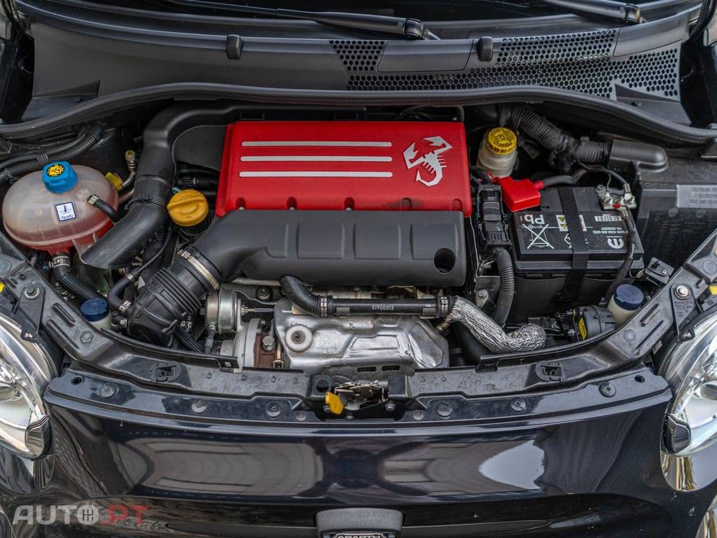 Abarth 595C 1.4 T-Jet Scorpioneoro