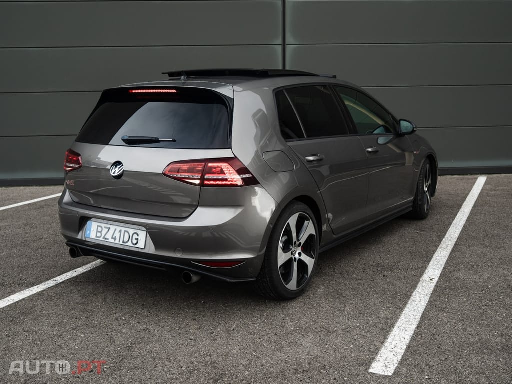 Volkswagen Golf 2.0 TSi GTi DSG Performance