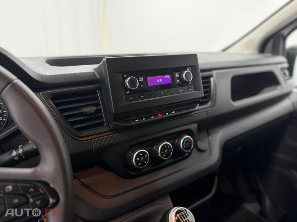 Renault Trafic 2.0 Blue dCi L2H1 IP