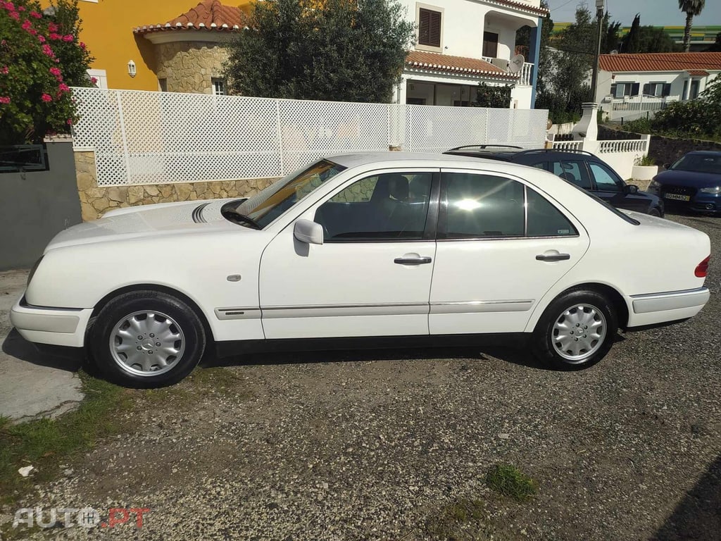 Mercedes-Benz E 220 d Elegance