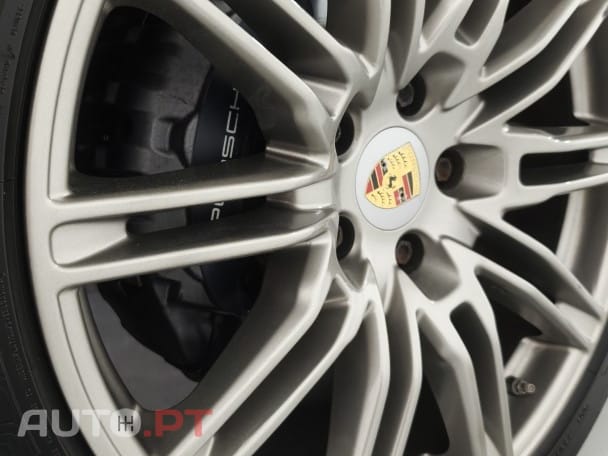 Porsche Cayenne Platinum Edition