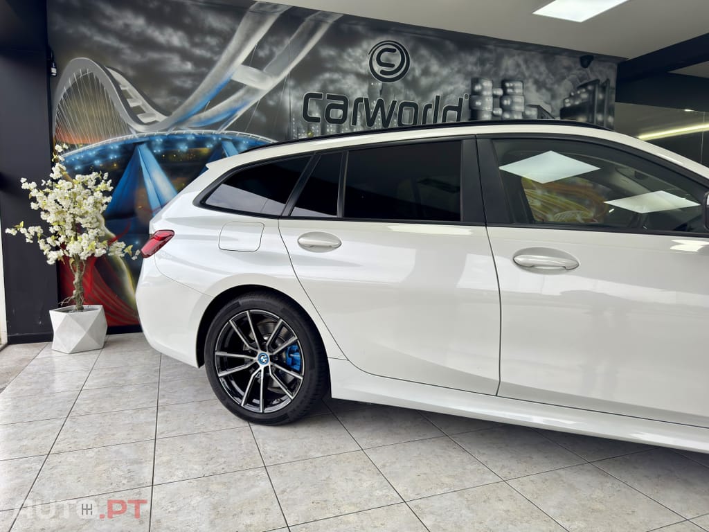 BMW 330 e Touring Corporate Edition Auto