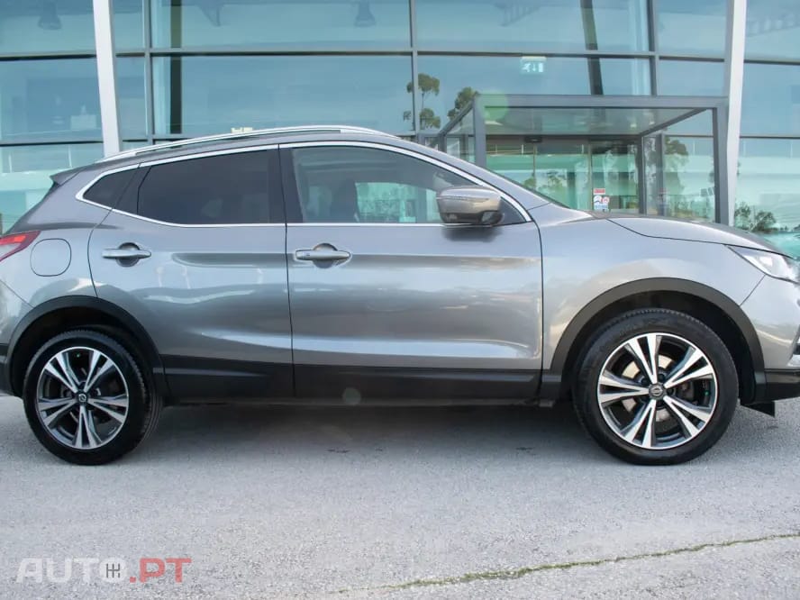 Nissan Qashqai 1.5 dCi N-Connecta J18