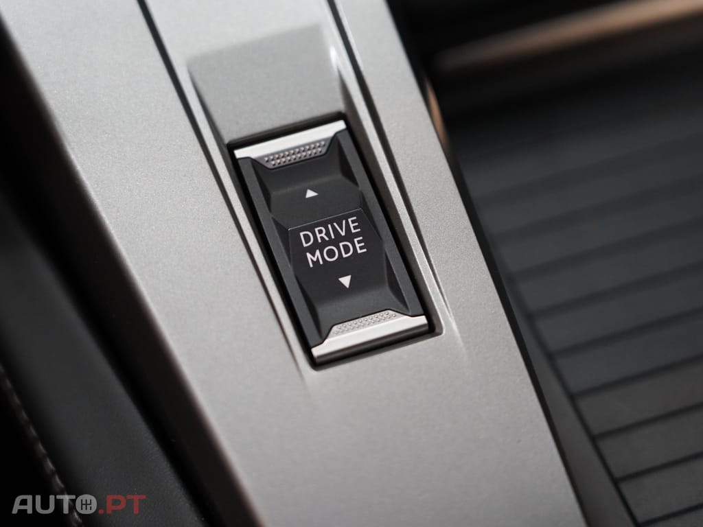 Peugeot 408 1.2 PureTech Allure EAT8
