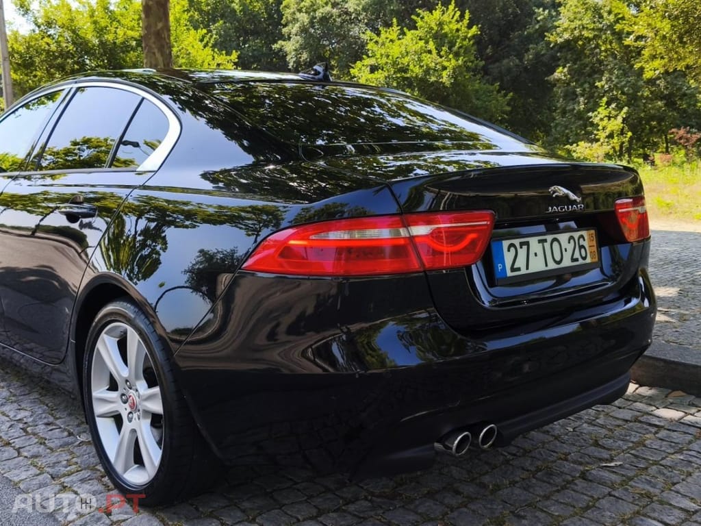 Jaguar XE 2.0 D Portfolio Aut.