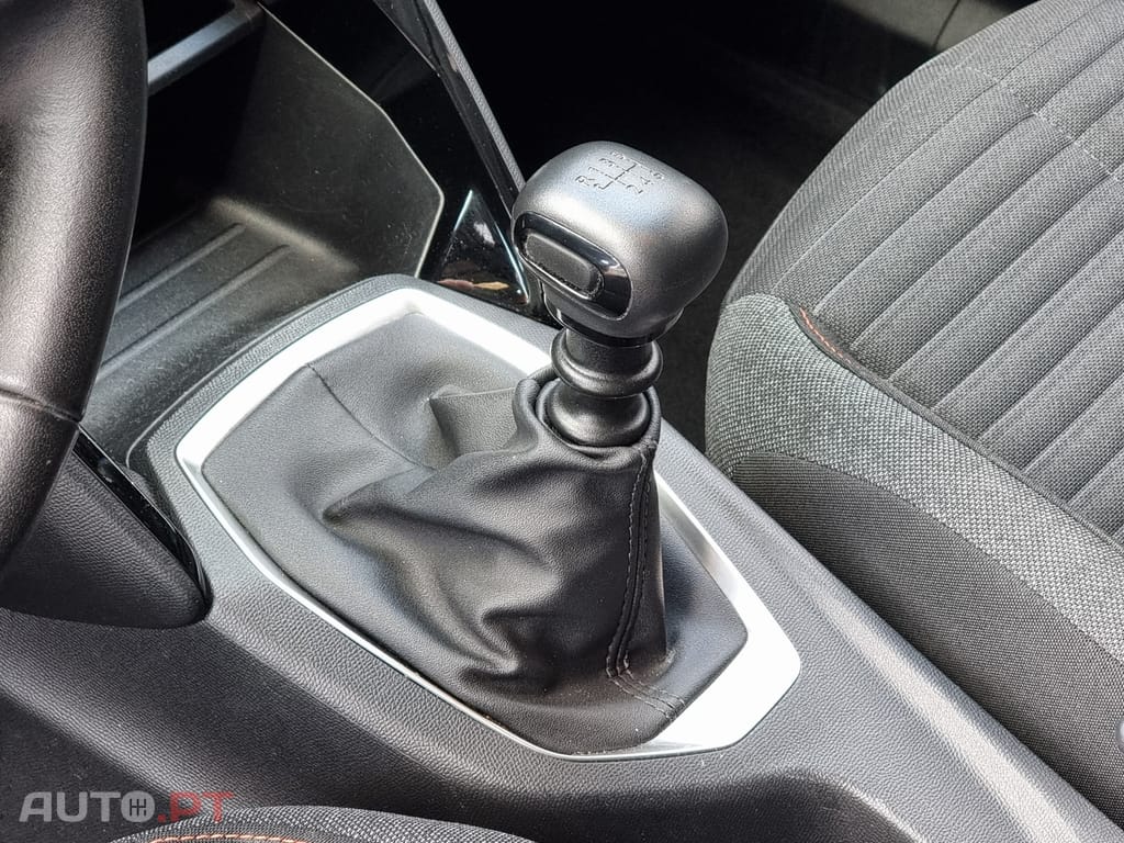 Peugeot 2008 1.2 PureTech Active Pack