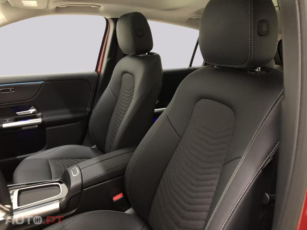 Mercedes-Benz GLA 250 I.V.A DEDUTIVEL e