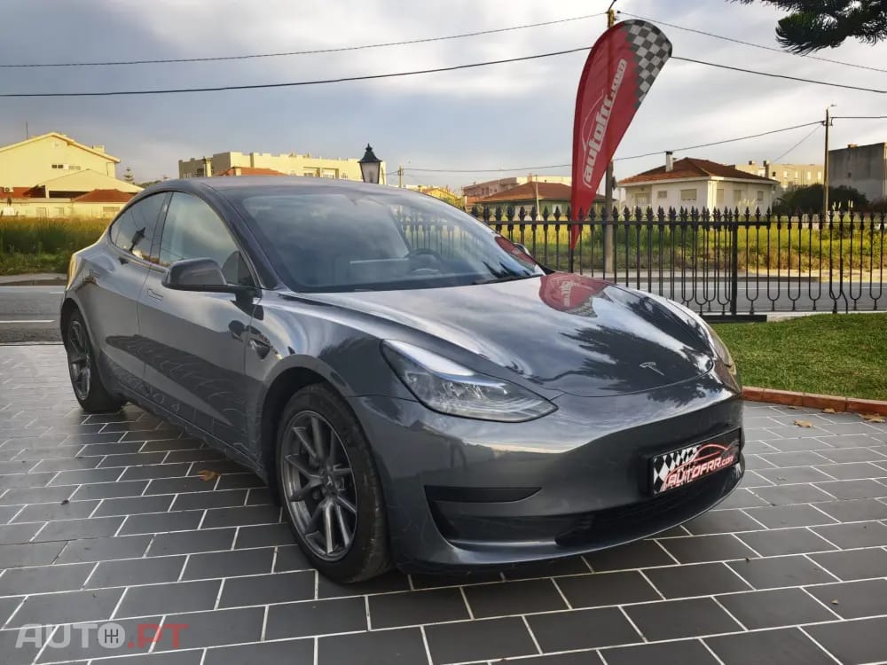Tesla Model 3 Standard Range Plus RWD