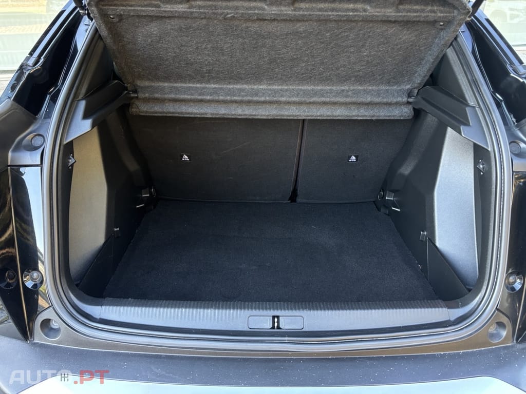 Peugeot 2008 1.2 PureTech Active Pack EAT8
