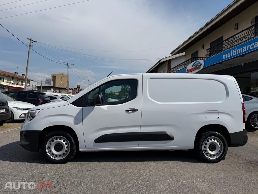 Opel Combo 1.5 D L2H1 Enjoy 102Cv | CARPLAY | IVA DEDUTÍVEL