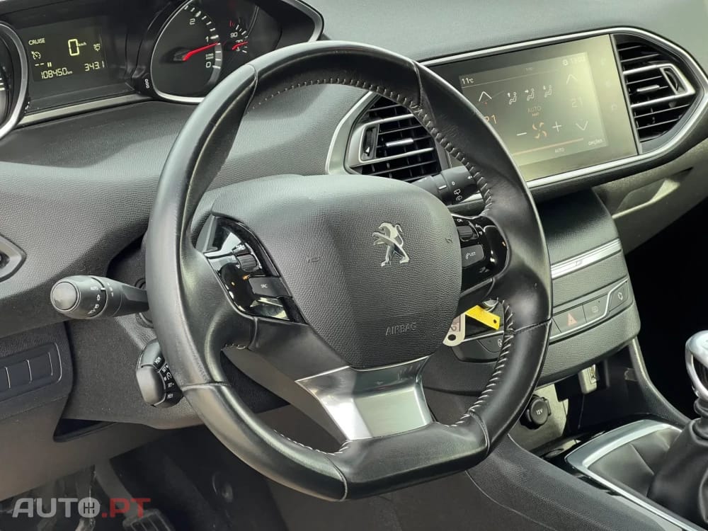 Peugeot 308 1.5 BlueHDi Business Line