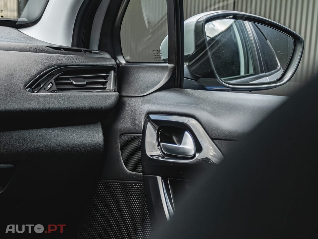 Peugeot 208 1.6 BlueHDi Style