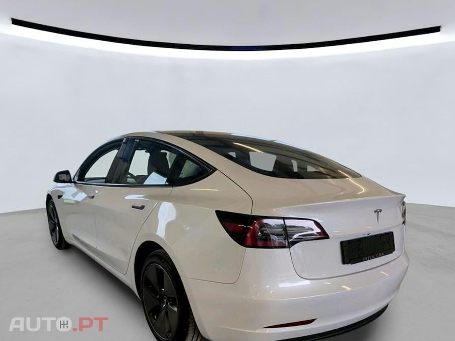 Tesla Model 3 RWD