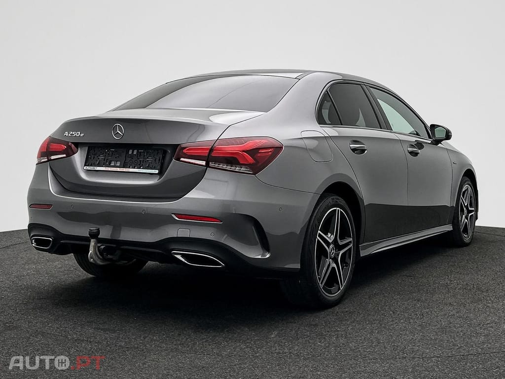 Mercedes-Benz A 250 e AMG Line