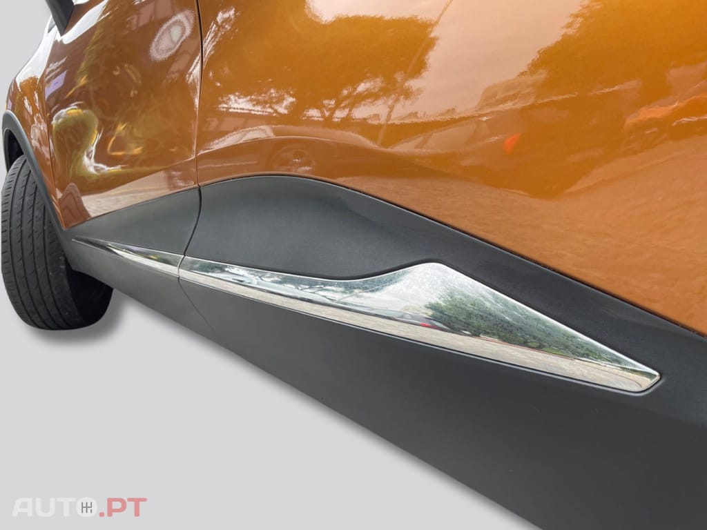 Renault Captur TCE LIMITED 